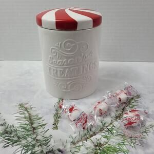 NWOT Hallmark Seasons Treatings Candy Jar with Peppermint Candy Lid